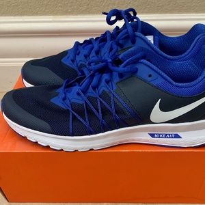 Nike Air Relentless 6 Mens size 11 Blue New with bix